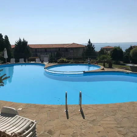Breeze Nadezhda Apartamento