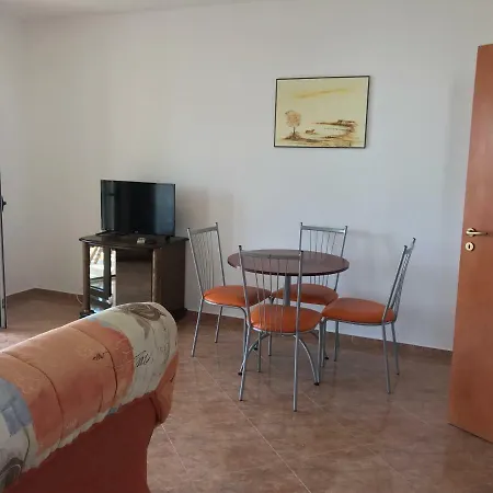 Breeze Nadezhda Apartamento