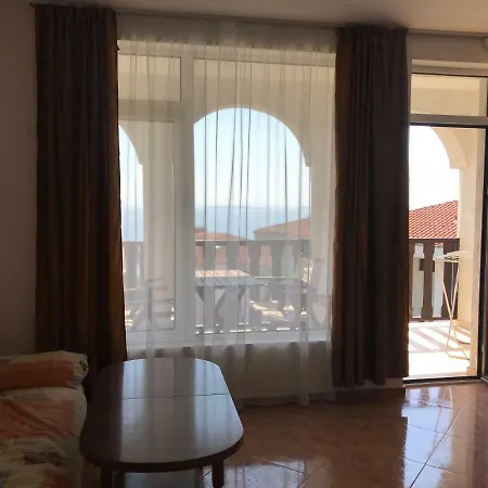 Breeze Nadezhda Apartamento *