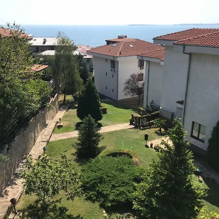 Breeze Nadezhda Apartamento